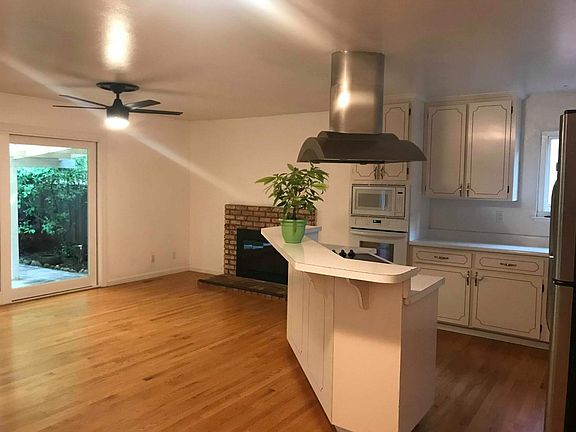 2nd image of 814 Bend Ave