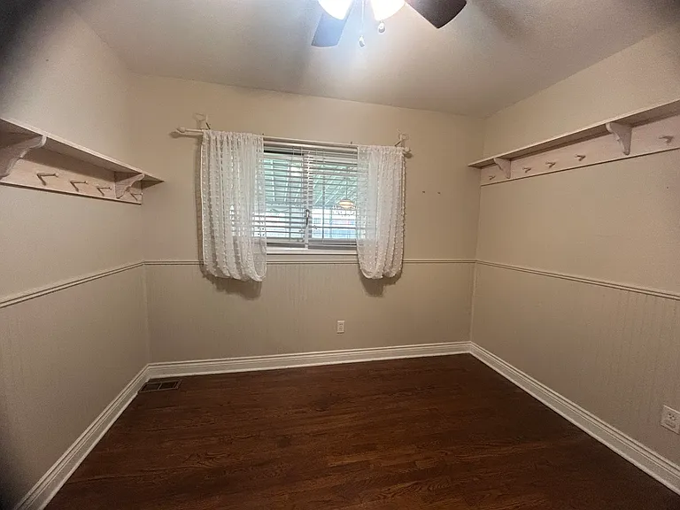 5045 Abington Dr — Photo 14