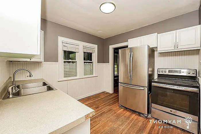 264 Joliet Ave #1 — Photo 4
