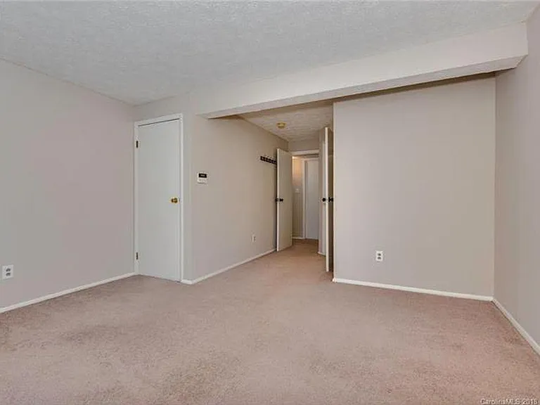 1231 Scaleybark Rd #F — Photo 15
