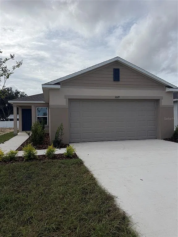 3 bed, 2.0 bath, 1346 sqft, $1,990 — Photo 1