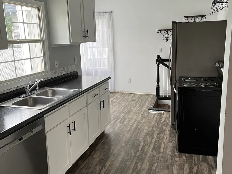 525 S Thor St — Photo 12