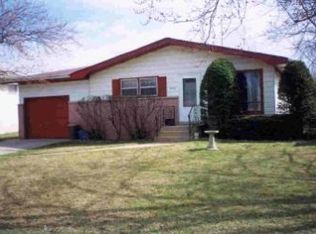 5951 S Roosevelt Pl, Merrillville, IN 46410