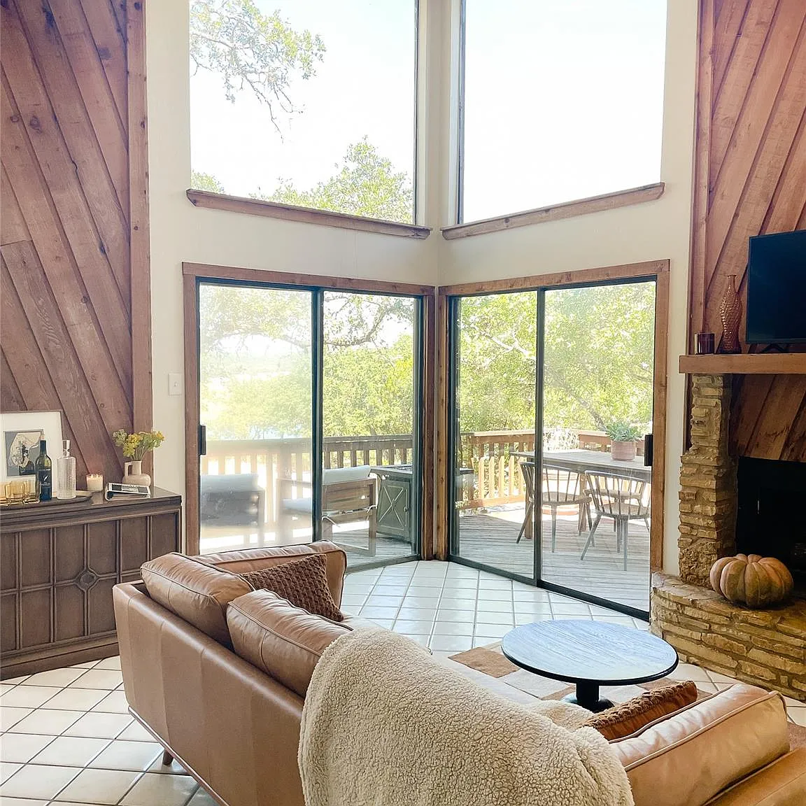 4 bed, 3.0 bath, 1528 sqft, $2,500 — Photo 4
