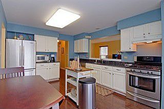 4th image of 319 E Harvard Cir