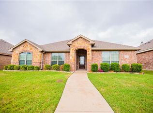 109 Timbershade Dr, Red Oak, TX 75154