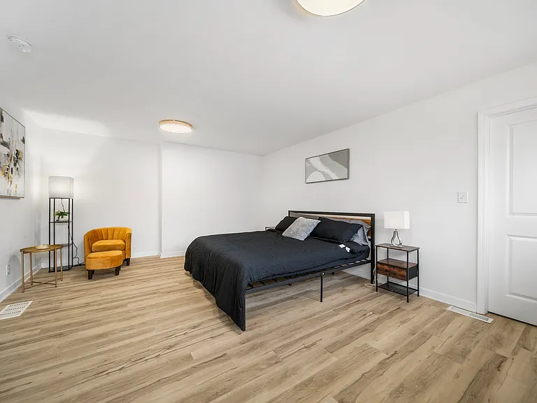 325 Russell Rd — Photo 12