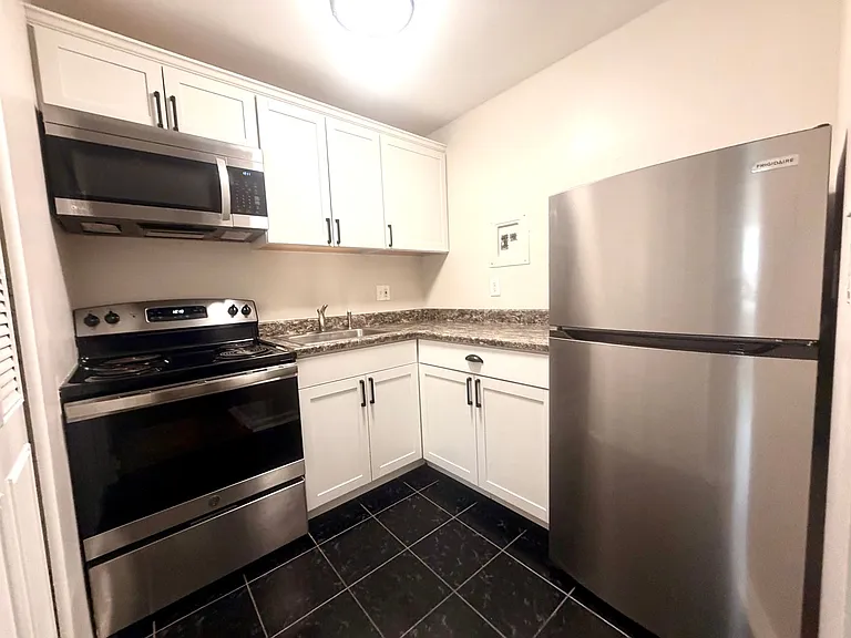 2600 Le Blanc Ct — Photo 6