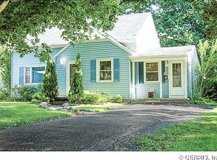 39 Rosecroft Dr, Rochester, NY 14616