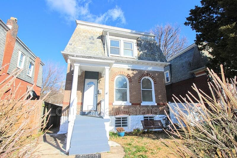 1st image of 825 Bates St