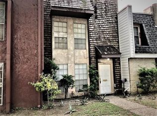 10261 S Gessner Dr, Houston, TX 77071