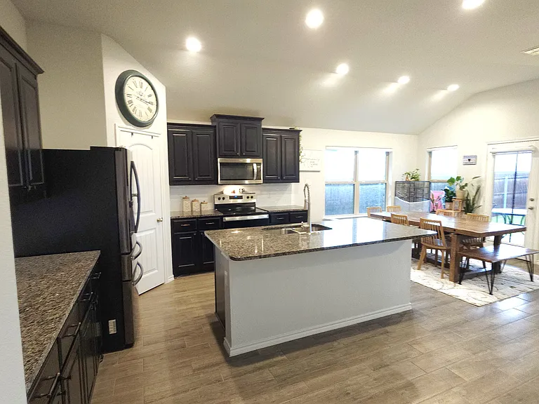 3521 Tahiti Ln — Photo 9
