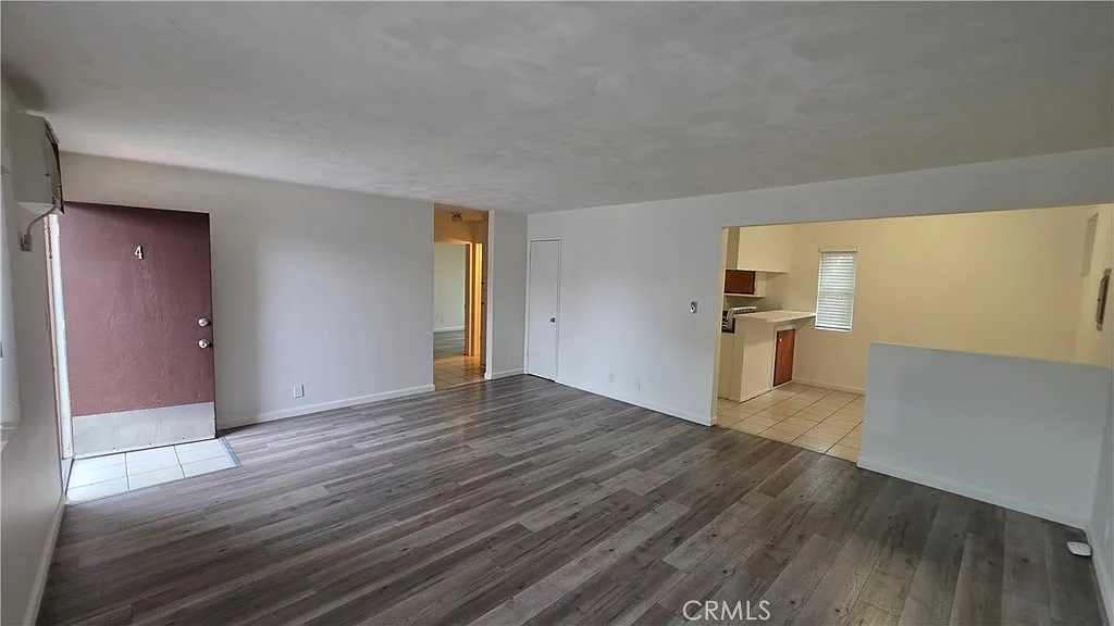 2 bed, 800 sqft, $2,100 — Photo 2