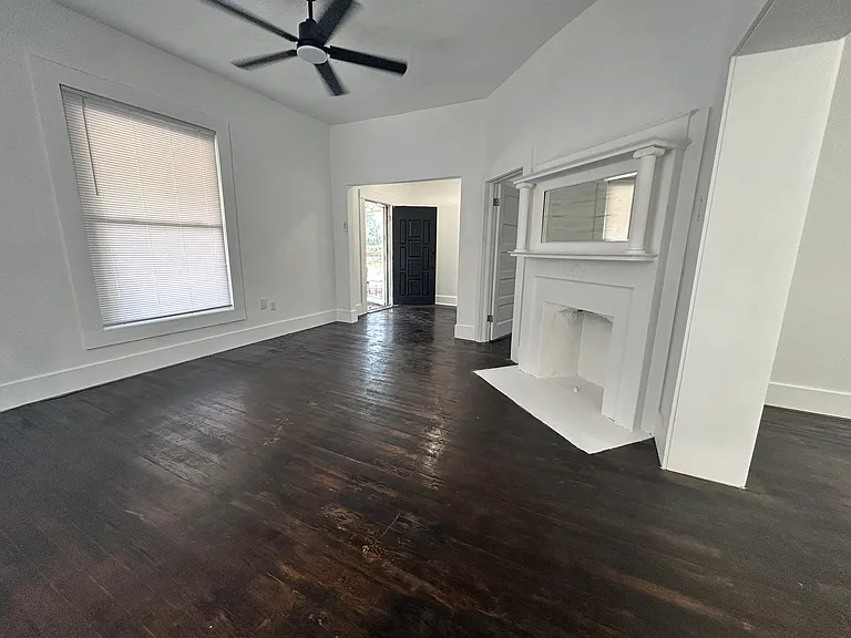 700 NE 6th St — Photo 5