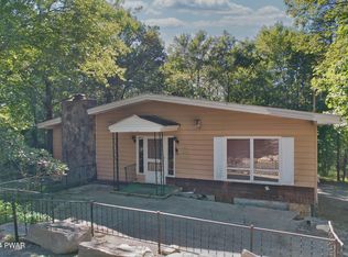 134 Twin Lakes Dr, Shohola, PA 18458