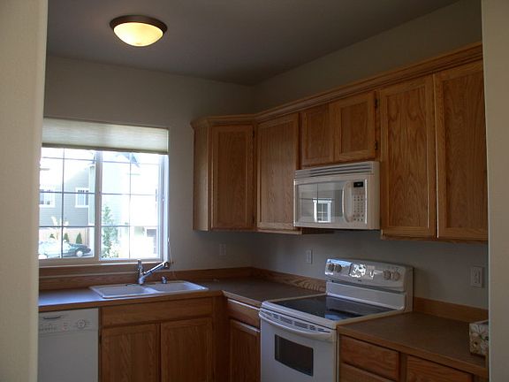 4th image of 15330 15th Ave W