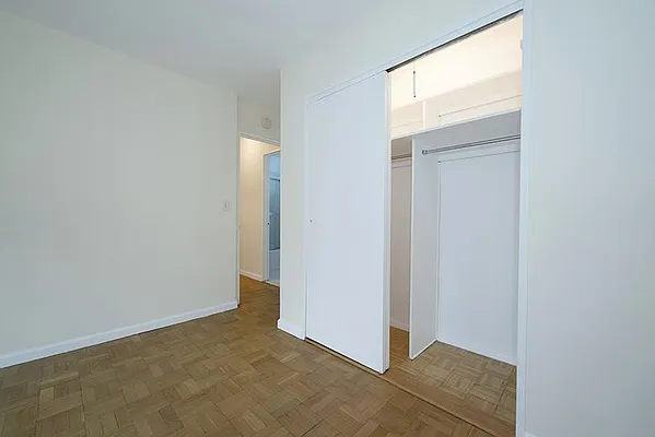 Rented by Buchbinder & Warren | media 4