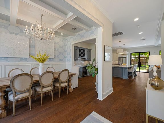4th image of 1423 Chippendale Rd