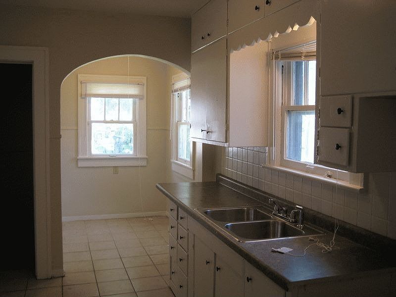 2nd image of 709 N Chester Ave