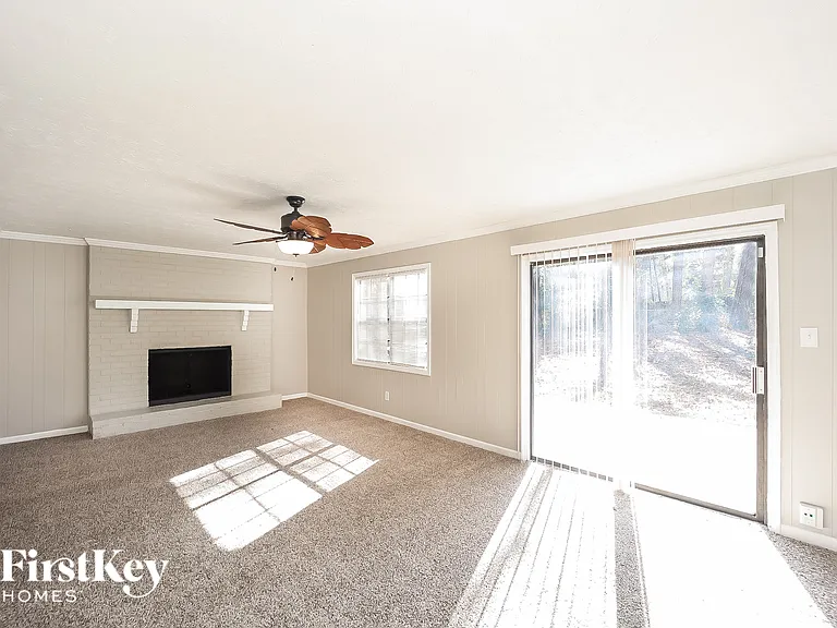 1292 Brookvale Dr — Photo 3