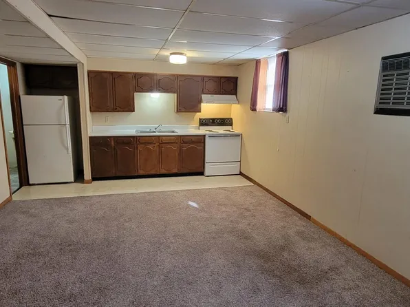 1011 Lincoln St APT 3, Vermillion, SD 57069