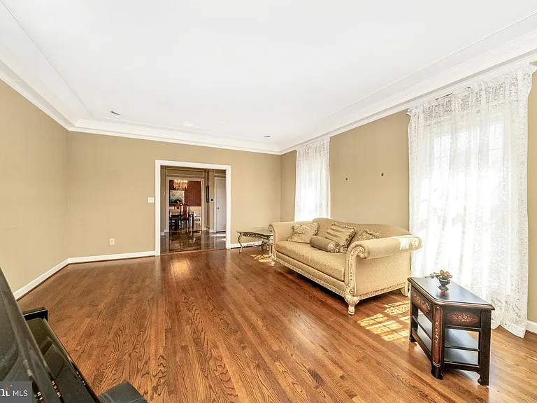 12929 Esworthy Rd — Photo 9