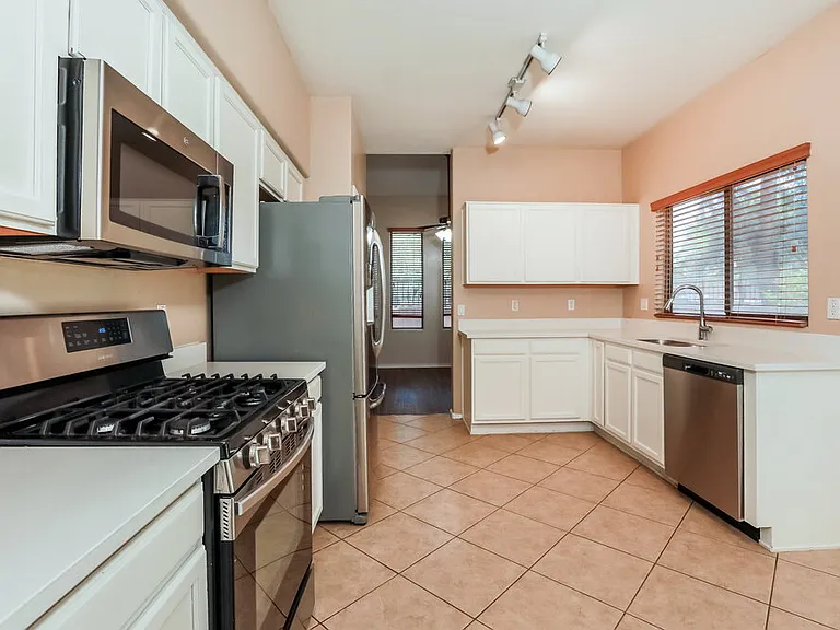 21299 E Lords Way — Photo 6