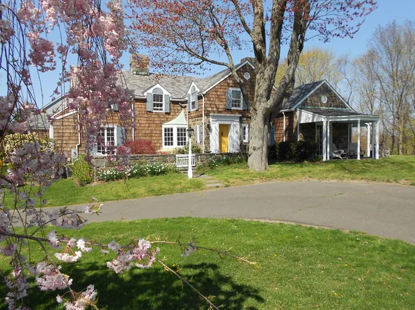 60 Knobloch Ln #3, Stamford, CT 06902