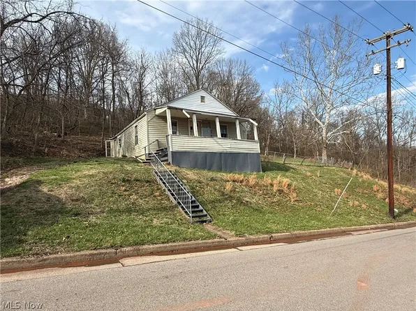 1006 Myrtle St, Parkersburg, WV 26101