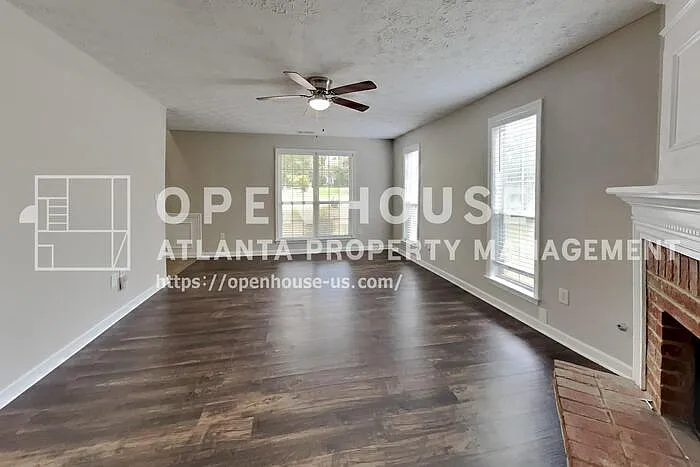 3 bed, 2.5 bath, 1937 sqft, $2,365 — Photo 3