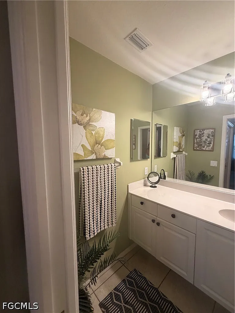 2 bed, 2.0 bath, 1322 sqft, $1,950 — Photo 4