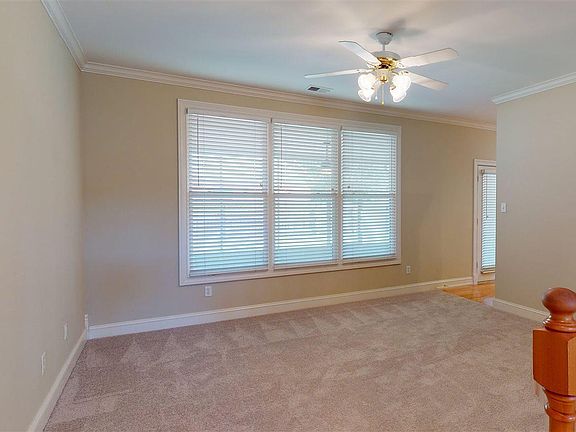 5th image of 590 Bradford Trace Dr