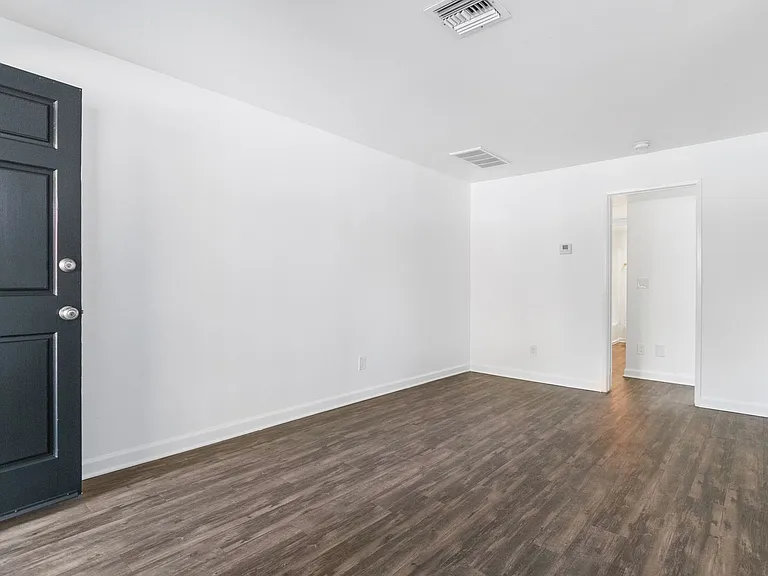 Bonita Heights Apartments — Photo 9