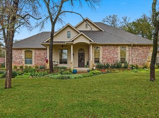 1125 Kiowa Dr E, Lake Kiowa, TX 76240