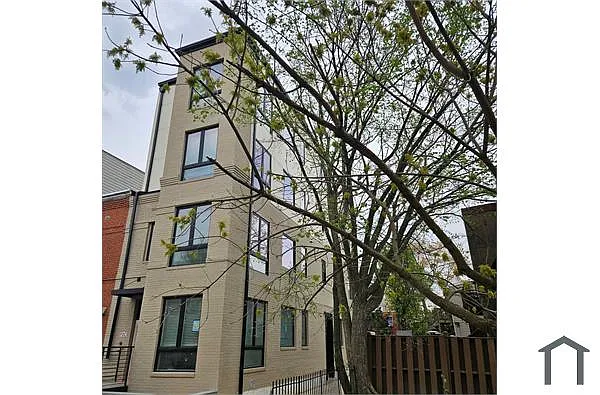 Building Photo - 1307 K St SE #102