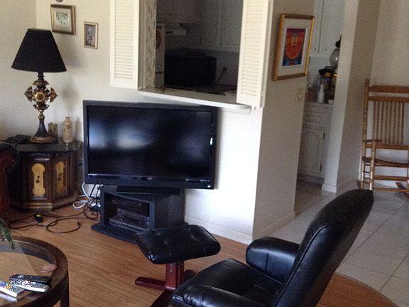 3rd image of 93 Newport Ct #F