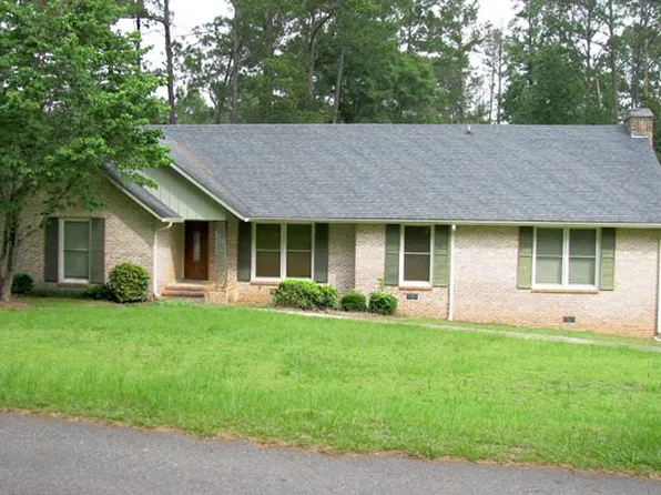 143 W Lake Dr, Cuthbert, GA 39840