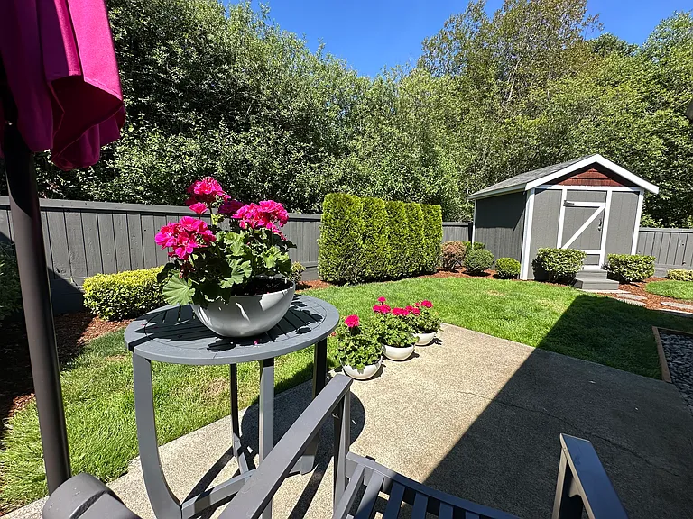 846 Phoenix St NE — Photo 18
