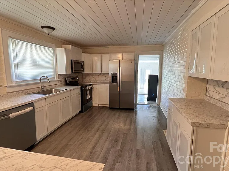7077 Long Island Rd — Photo 15