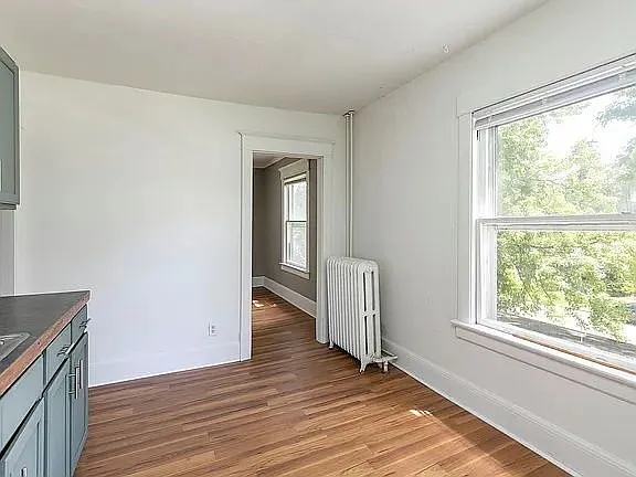 2 bed, 1.5 bath, 900 sqft, $1,025 — Photo 3