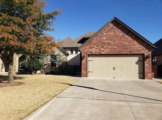 2422 Forest Crossing Dr, Choctaw, OK 73020