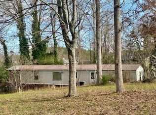 102 Holt Dr, Iva, SC 29655