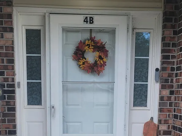 1120 Delmar St APT 4B, Papillion, NE 68046