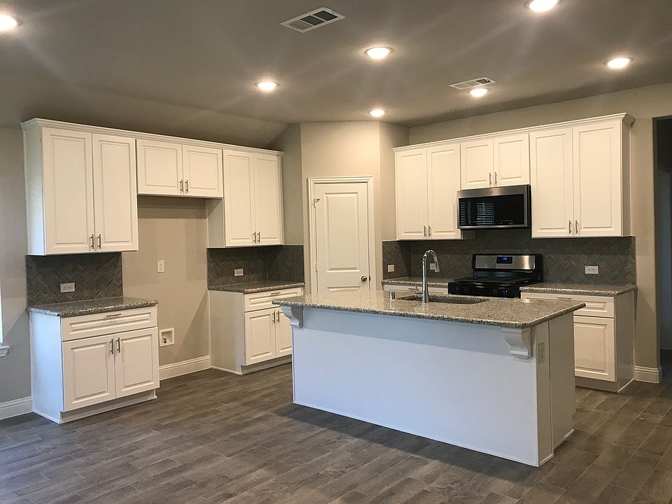 1st image of 5929 Horsetail Dr