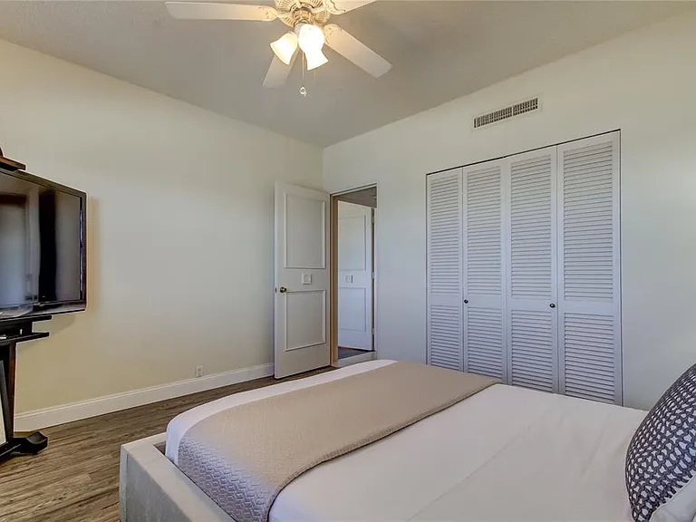 880 Mandalay Ave #601 — Photo 12