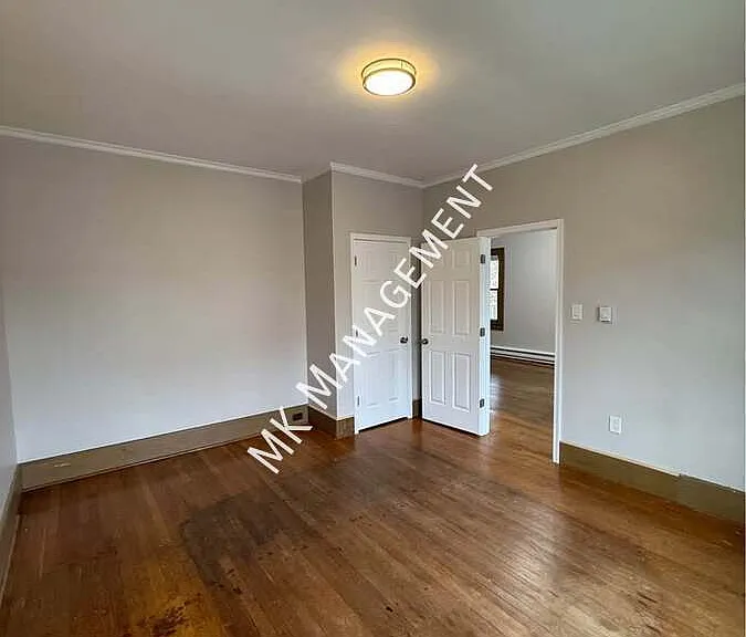 1332 Schlager St — Photo 7