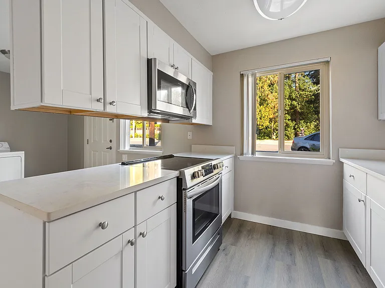 Brittany House Apartments — Photo 62