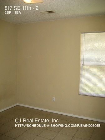 2nd image of 817 SE 11th St APT 2