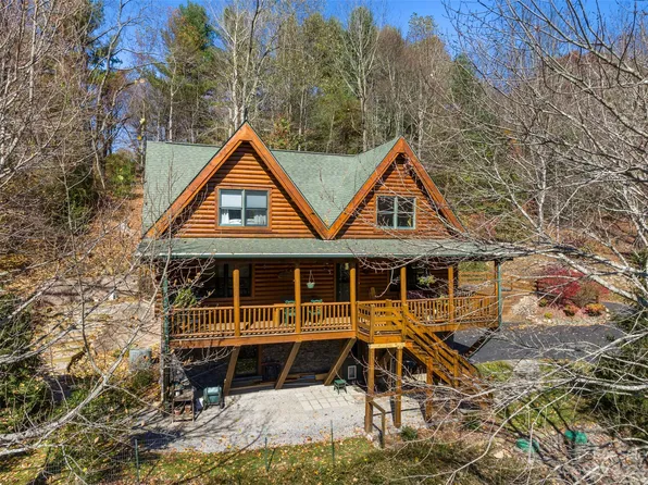 135 Locust Grove Dr, Waynesville, NC 28785