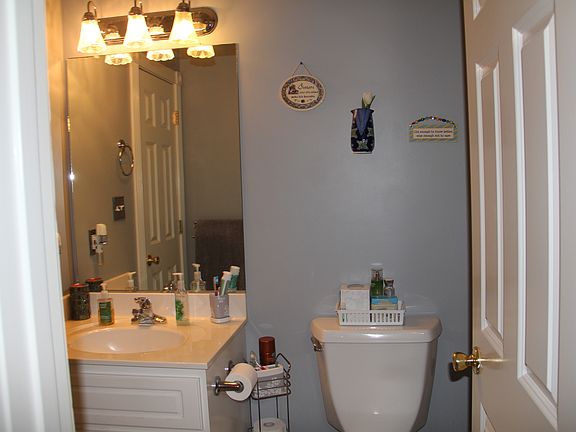 2nd image of 803 Shackleford Pl